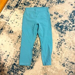 Lulu lemon align -21 inches
Size 8